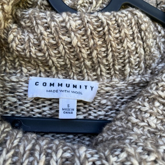 ARITZIA COMMUNITY with wool grey&cream turtleneck chunky knit sweater size small - Picture 11 of 14